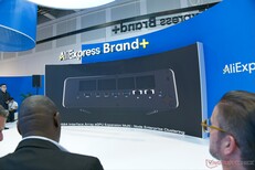 Zewnętrzne karty graficzne można również podłączać za pomocą złącza USB typu C