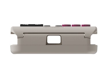 Telefon nadal można ładować przez wycięcie w dolnej części (źródło zdjęcia: GameSir)