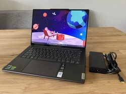 W recenzji: Lenovo Yoga Pro 9i 14. Model testowy dzięki uprzejmości Campuspoint.