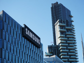 Samsung twierdzi, że ich nowa technologia została opracowana we współpracy z Medical AI. Na zdjęciu - logo Samsunga na budynku. (Źródło zdjęcia: Babak Habibi na Unsplash)