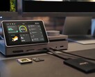 Trudno o coś lepszego: Pexarbolt Ultra to stacja dokująca Thunderbolt 5 z ekranem dotykowym i prawdopodobnie najbogatszym zestawem portów dostępnym na rynku.