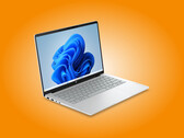 OmniBook 5 14 w wykończeniu Glacier Silver z procesorami Intel Wildcat Lake.