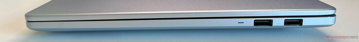 Po prawej: 2x USB-A 3.2 Gen.1 (5 Gbit/s)