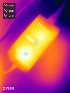 Zasilacz podczas testu warunków skrajnych