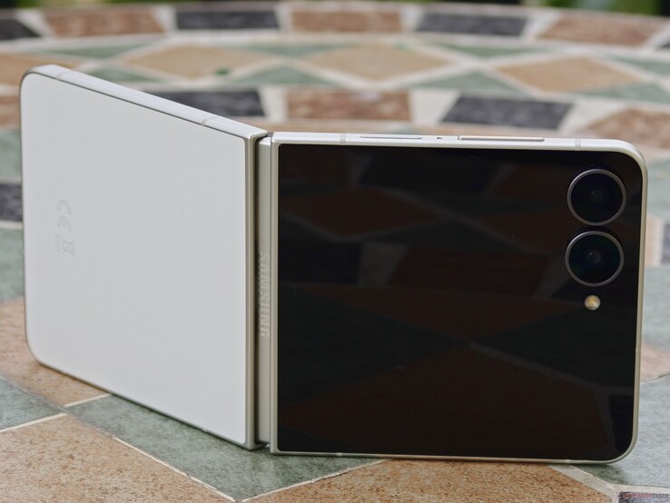 Recenzja smartfona Samsung Galaxy Z Flip 8