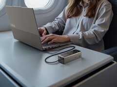 Power Bank Lenovo do laptopów o mocy 140 W (na zdjęciu) został zauważony na Amazon US. (Źródło zdjęcia: Lenovo)
