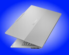 ThinkBook 14x jest lżejszy od większości laptopów – jego oficjalna waga wynosi 990 g wraz z baterią o pojemności 54,7 Wh.