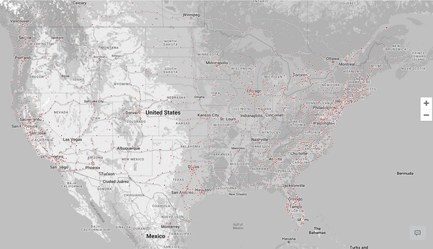 Superchargery Tesli rozsiane są po północnoamerykańskim krajobrazie, a ich liczba liczona jest w tysiącach. (Źródło zdjęcia: Tesla)