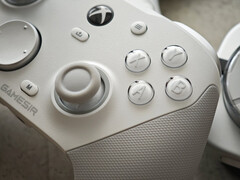 GameSir G7 Pro w wykończeniu Mech White. (Źródło zdjęcia: Paraph)