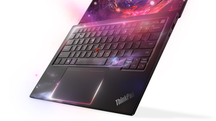 ThinkPad X1 Carbon Gen 14 ma stosunkowo duży gładzik i pełnowymiarowe klawisze strzałek pomimo 14-calowej obudowy.