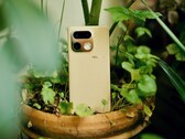 Realme 16 Pro Plus posiada odblaskowy moduł kamery i specjalny dotyk z tyłu.