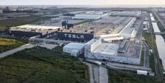 Tesla's Giga Shanghai jest jak dotąd najbardziej produktywnym zakładem Tesli i firma chce rozszerzyć tę przewagę. (Źródło zdjęcia: Tesla)