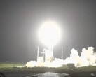 Zdjęcie rakiety Falcon 9 podczas startu (źródło zdjęcia: NASA; przycięte)
