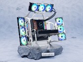 Najnowsza obudowa PC do gier firmy InWin prezentuje sprzęt (źródło obrazu: InWin)