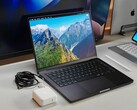 Nadchodzący MacBook Pro z ekranem OLED może być znacznie lżejszy, ale niektórzy fani obawiają się kompromisów w kwestii czasu pracy na baterii, chłodzenia i portów.