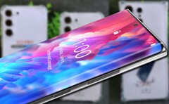 Oczekuje się, że Galaxy S23 Ultra będzie miał bardziej płaski wyświetlacz niż S22 Ultra. (Źródło obrazu: @UniverseIce &amp;amp; Technizo Concept - edytowane)