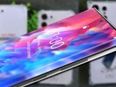 Oczekuje się, że Galaxy S23 Ultra będzie miał bardziej płaski wyświetlacz niż S22 Ultra. (Źródło obrazu: @UniverseIce &amp; Technizo Concept - edytowane)