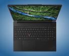 ThinkPad P16s i Gen 5 widziany z góry.