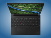 ThinkPad P16s i Gen 5 widziany z góry.