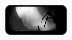 Apple Gra zręcznościowa Limbo prezentuje wrażenia z gry na iPhonie, podkreślając rozwijający się ekosystem gier Apple(źródło zdjęcia: Apple Newsroom)