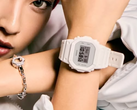 Na zdjęciu - nowy Casio G-Shock DW-5600WW-7PR na nadgarstku Kyoka.