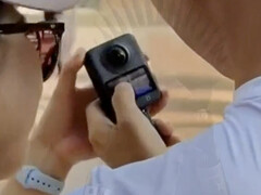 Osmo 360 obsługuje gesty na ekranie dotykowym m.in. do przeglądania nagrań i nawigacji po interfejsie użytkownika. (Źródło obrazu: Igor Bogdanov)