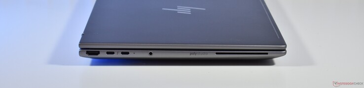 po lewej stronie: HDMI, 2x Thunderbolt 4, 3,5 mm Audio, czytnik Smartcard