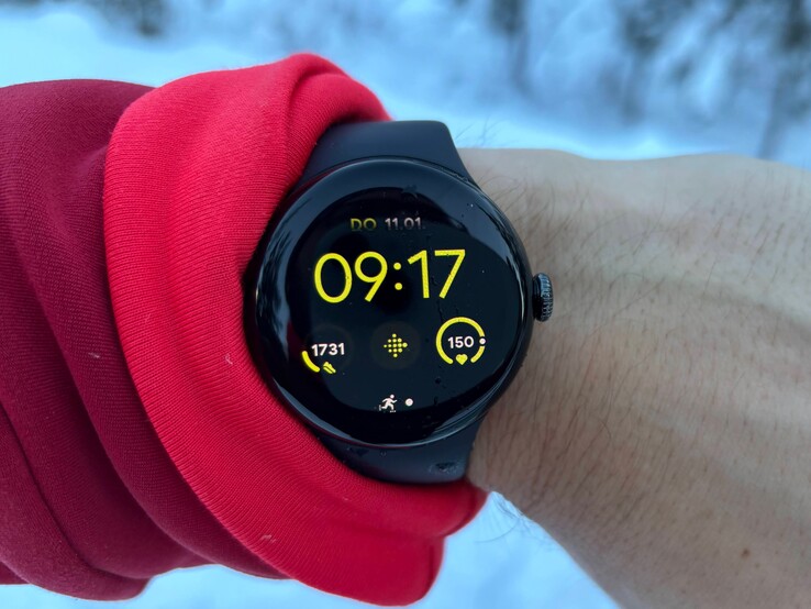 Google Pixel Watch 2 jest łatwy do odczytania na zewnątrz