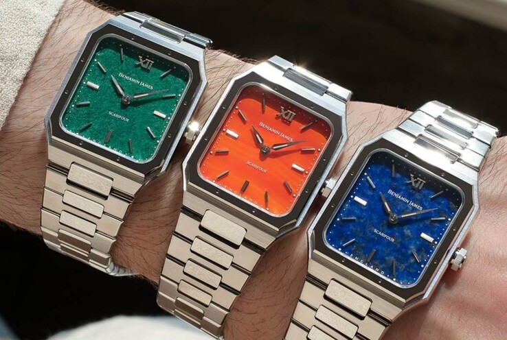 Model Scarifour dostępny jest w kolorach Lapis Lazuli, Green Jade i Burnt Orange Agate (źródło zdjęcia: Benjamin James Watches)