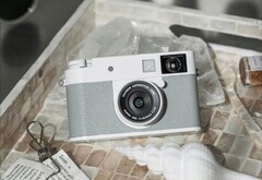 Fujifilm X half może wkrótce pojawić się w białej wersji kolorystycznej (źródło zdjęcia: Fujifilm)