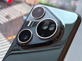 Pierwsza recenzja, mnóstwo zdjęć i pierwsze testy aparatu Huawei Pura 80 Ultra, w tym porównania z iPhone 16 Pro Max, Vivo X200 Ultra i Oppo Find X8 Ultra. (Źródło obrazu: Weibo)