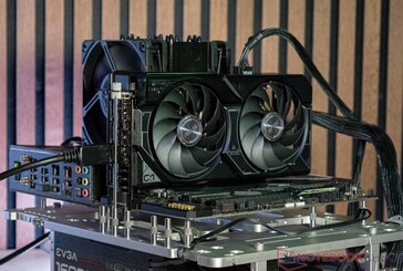 ASUS Dual GeForce RTX 4060 Ti OC podczas testu emisji hałasu