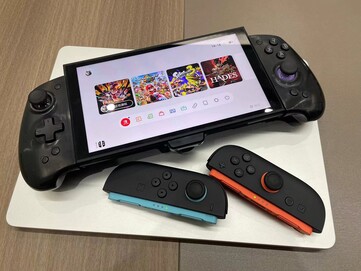 Kontroler Abxylute N9 Switch Grip pozwala użytkownikom porzucić Joy-Con 2. (Źródło obrazu: Abxylute)