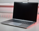 HP EliteBook 8 G1a 14 (źródło obrazu: Benjamin Herzig/Notebookcheck)