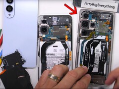 Samsung odciął 2,4 mm od Galaxy S25 Edge, przynajmniej w porównaniu do Galaxy S25 Ultra. (Źródło zdjęcia: JerryRigEverything)