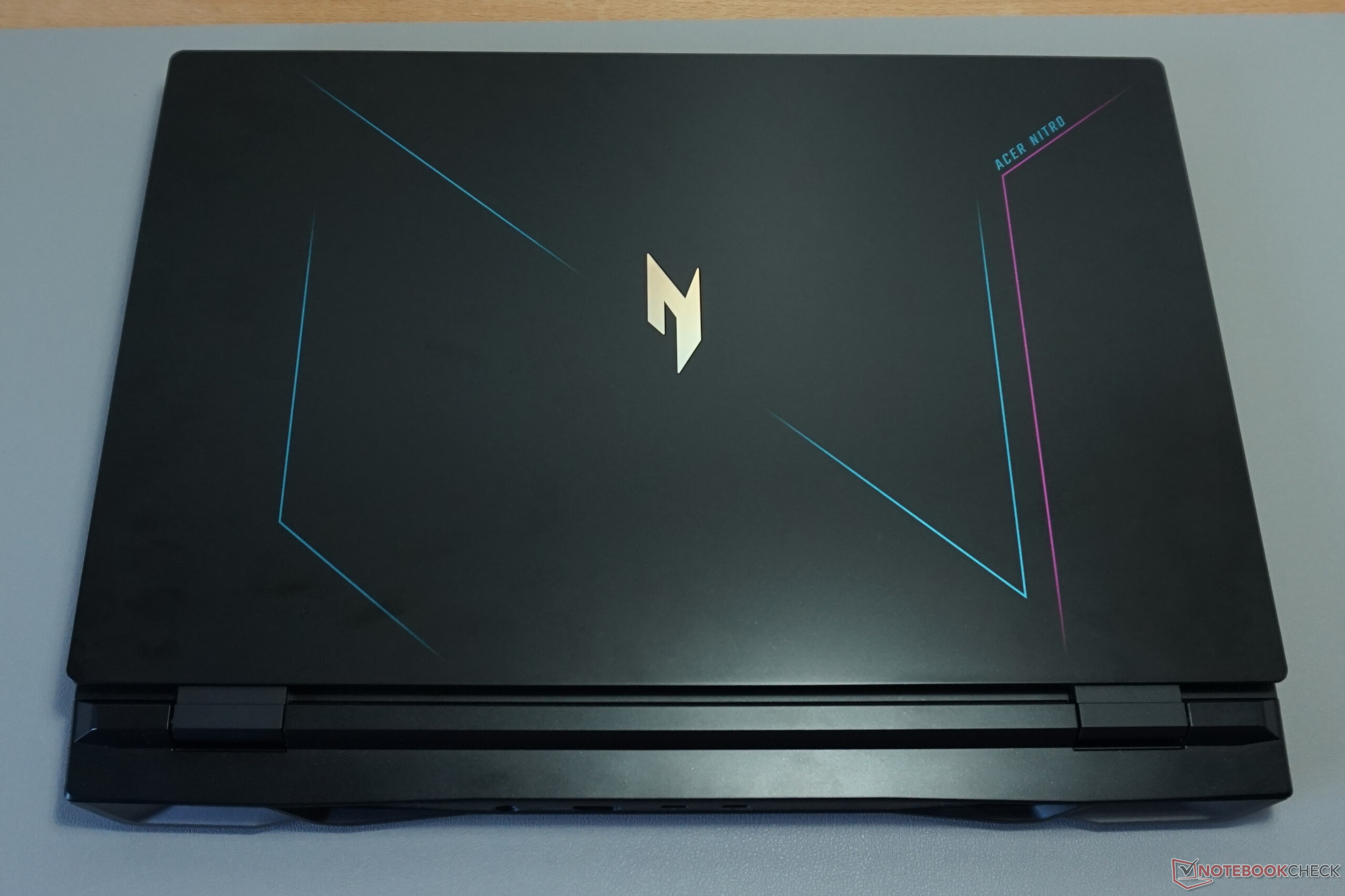 Recenzja Acer Nitro 17 Ryzen Edition: Laptop do gier QHD z