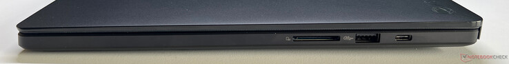 Prawo: Czytnik kart SD, USB-A 3.2 Gen 2 (10 GBit/s), USB-C 3.2 Gen 2 (10 GBit/s, DisplayPort, Power Delivery)