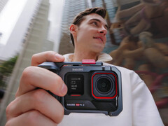 Zestaw Xplorer Grip Kit jest kompatybilny z kamerami Insta360 Ace Pro i Ace Pro 2. (Źródło zdjęcia: Insta360)