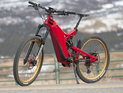 Optibike twierdzi, że jego nowy RIOT eMTB ma zasięg do 180 mil (~290 km). (Źródło zdjęcia: Optibike)