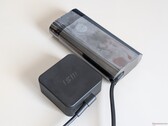 zasilacz sieciowy USB-C 65 W od MSI kontra zasilacz sieciowy USB-C 140 W od HP