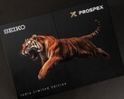 Opakowanie modelu Seiko Prospex India Limited Edition z ilustracją skaczącego tygrysa na czarnych pudełkach prezentacyjnych.