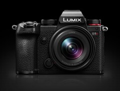 Lumix S5D jest obecnie jednym z najtańszych aparatów pełnoklatkowych na rynku