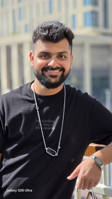 Zdjęcie portretowe wykonane kamerą S26 Ultra.