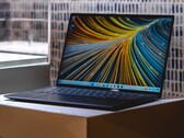 Dell Latitude 9440 2-in-1 sportuje wzornictwo przypominające XPS 13. (Źródło obrazu: Dell)