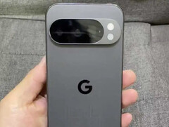 Rzekome spojrzenie na prototyp Google Pixel 10 Pro. (Źródło zdjęcia: via Mystic Leaks)