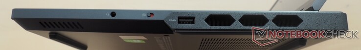 Po prawej: gniazdo audio 3,5 mm, przycisk e-shutter kamery internetowej, USB 3.2 Gen1 Type-A
