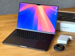 Może minąć trochę więcej czasu, zanim Apple MacBook Pro otrzyma M6 i gruntowne przeprojektowanie (źródło obrazu: Notebookcheck)