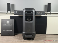 Zakres dostawy obejmuje cztery głośniki zewnętrzne,...