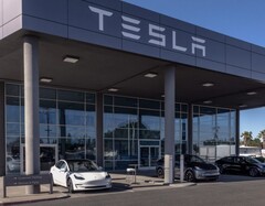 Centrum serwisowe Tesli (źródło zdjęcia: Tesla)