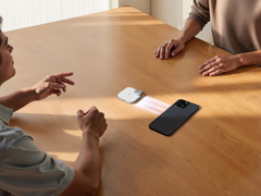 Anker Soundcore Work (na zdjęciu) obsługuje podsumowanie oparte na sztucznej inteligencji i może automatycznie identyfikować wiele głośników. (Źródło zdjęcia: Anker Soundcore)